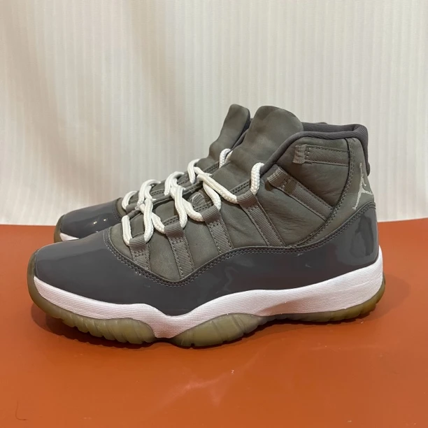 42.5码 AJ11灰白 市价2359 二手有原盒 99新