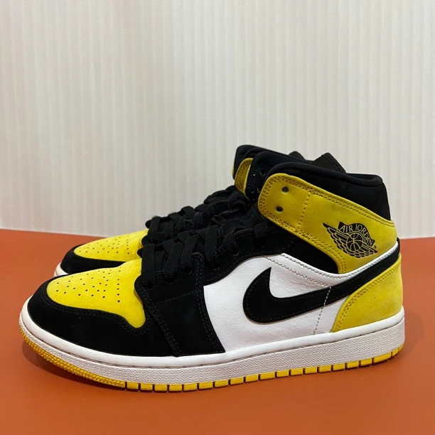 40.5码 AJ1皮卡丘 市价1299 二手无原盒 99新