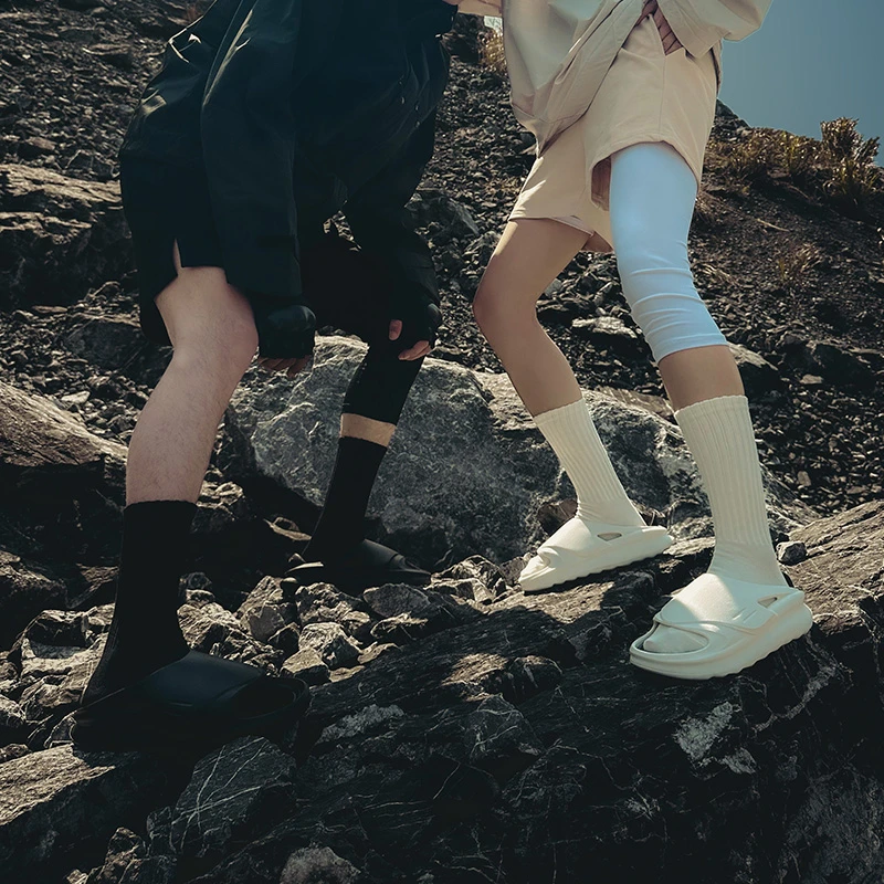 环球情侣款拖鞋2024夏季新款外穿沙滩高级感休闲一字拖家用凉鞋