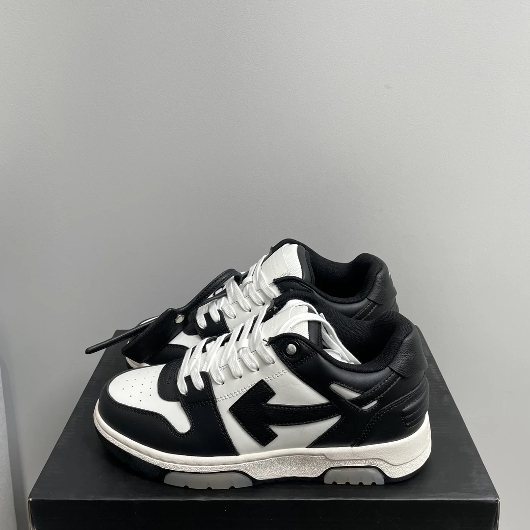 99新 OFF-WHITE 【孤品孤码】男士休闲黑色板鞋 014