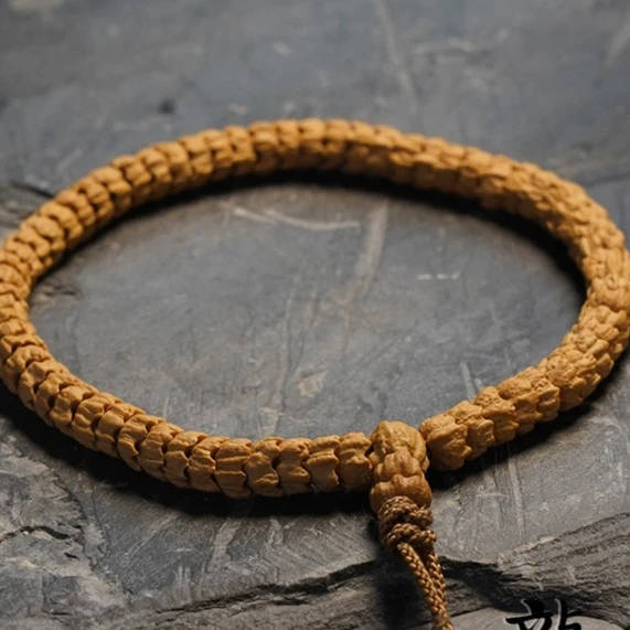 【五爪金龙柏香手持】精工精雕帅气 百香手持文玩柏香籽7/8mm