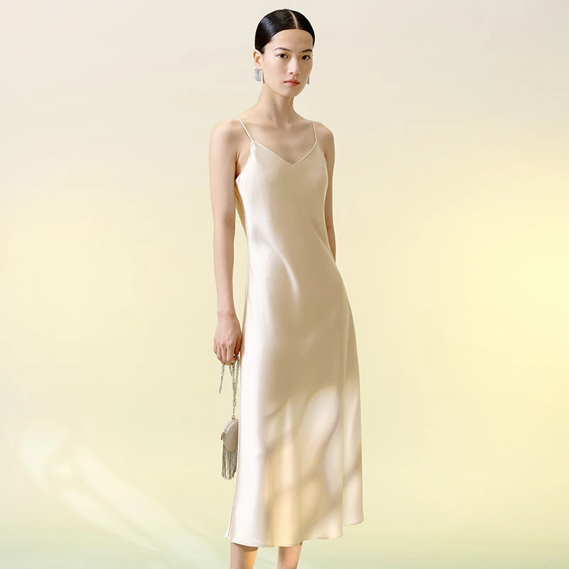 寺山文也 流茵 醋酸缎V领吊带连衣裙女夏度假约会收腰A字裙子