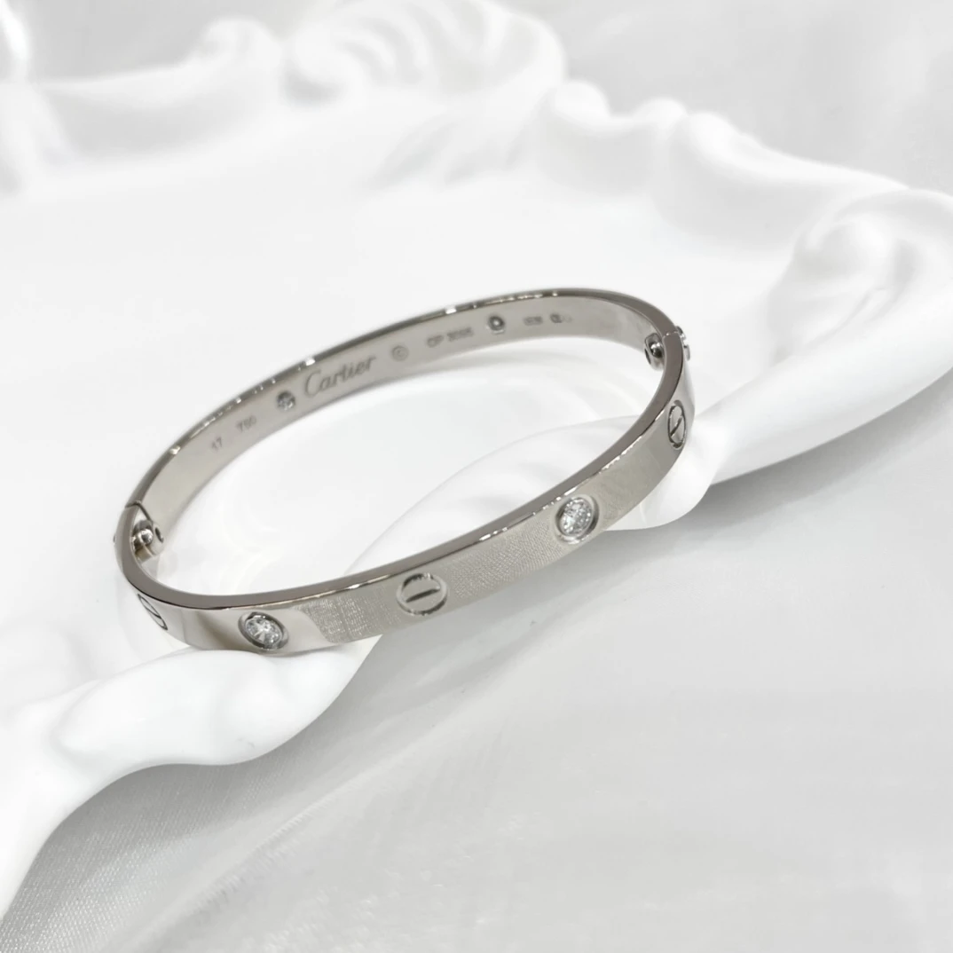 99新 Cartier/卡地亚 蔚蓝/18K love系列 宽版白金4钻手镯 17码