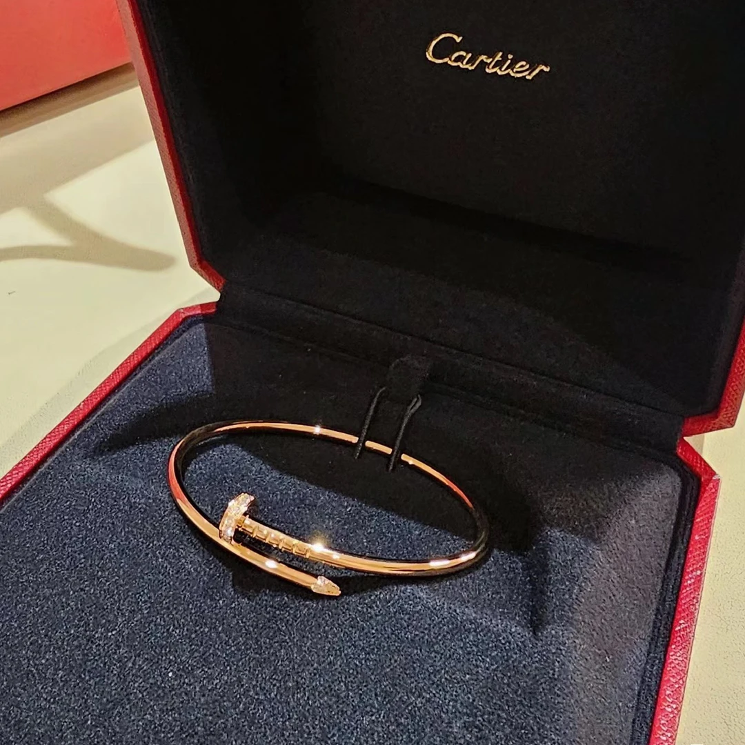 99新 Cartier/卡地亚 7姐福利/18K金 钉子系列 满钻手镯 16码