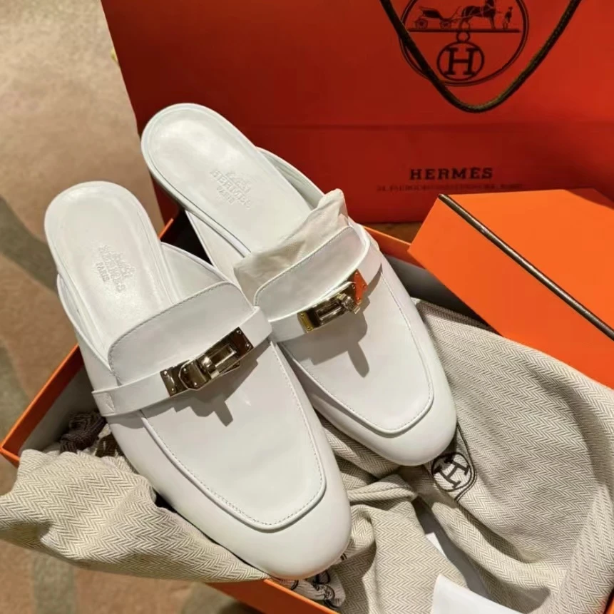 全新未使用 Hermes/爱马仕 蔚蓝/Kelly扣穆勒鞋白色玫瑰金扣 38码
