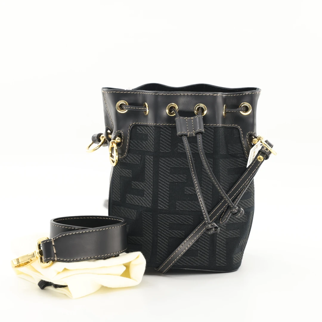 95新 FENDI/芬迪 水桶包/市场价13000/JM230704009