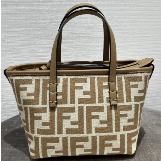 全新未使用 FENDI/芬迪 单肩包/JM240718004
