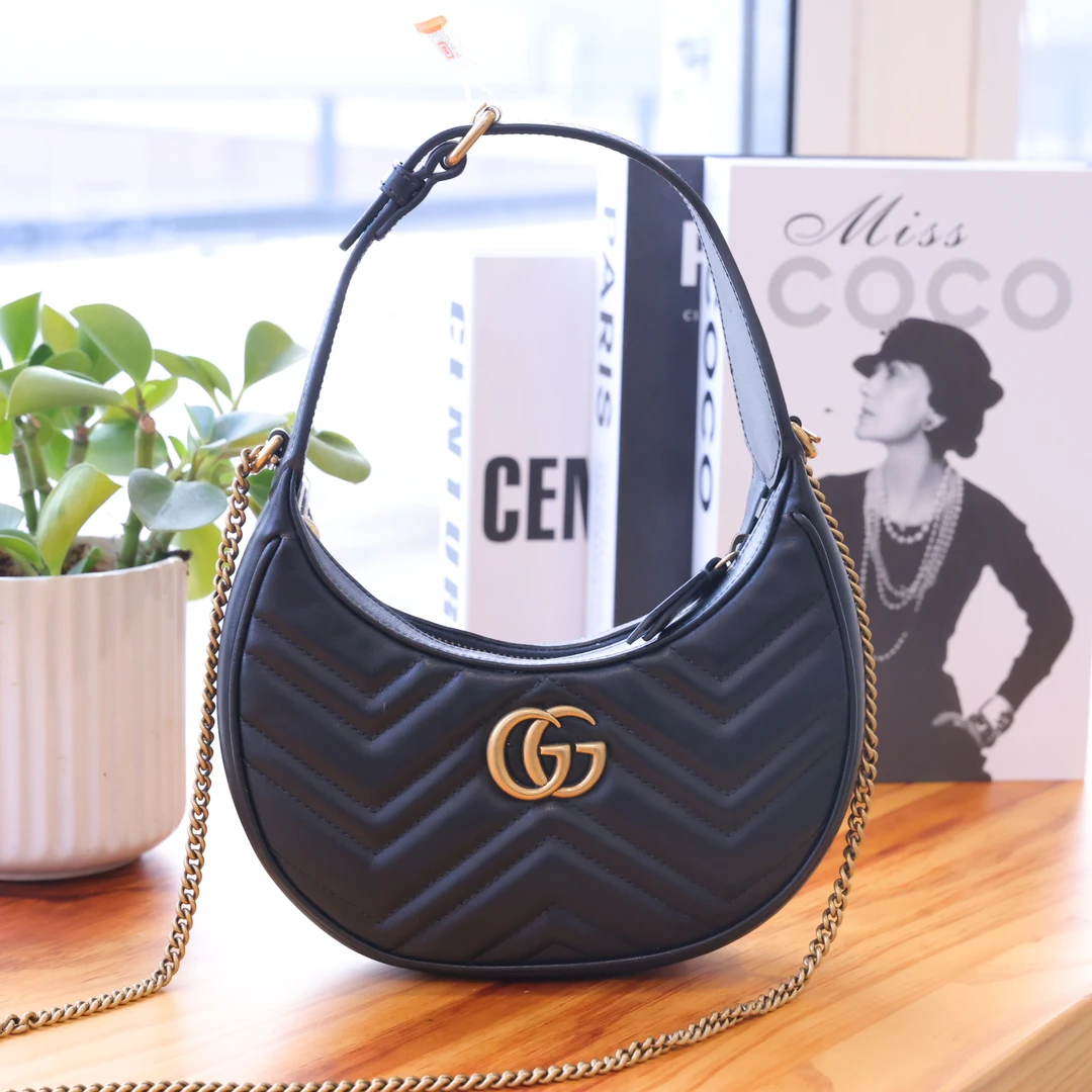 99新 GUCCI/古驰 月亮包/市场价10000/S231029016