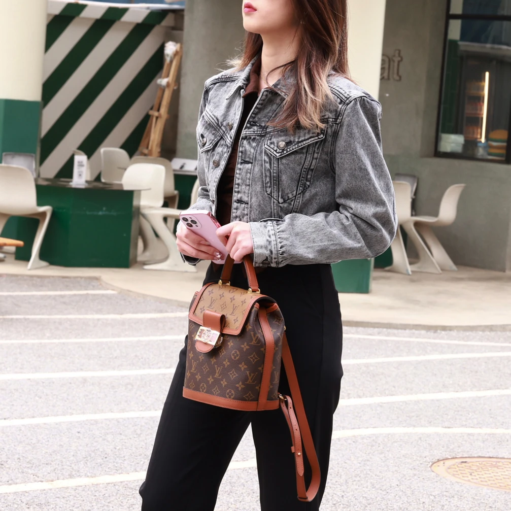 95新 LouisVuitton/路易威登 双肩包/市场价25700/JM221115009