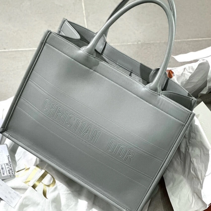 95新 DIOR/迪奥 灰色中号book托特包/JM241024004