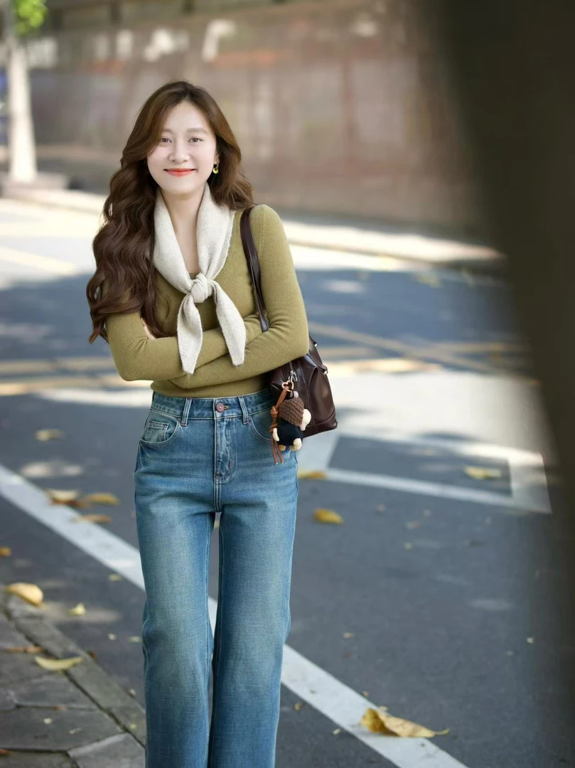 简约高级U领修身针织衫秋冬显瘦长袖百搭高腰显瘦宽松牛仔裤套装