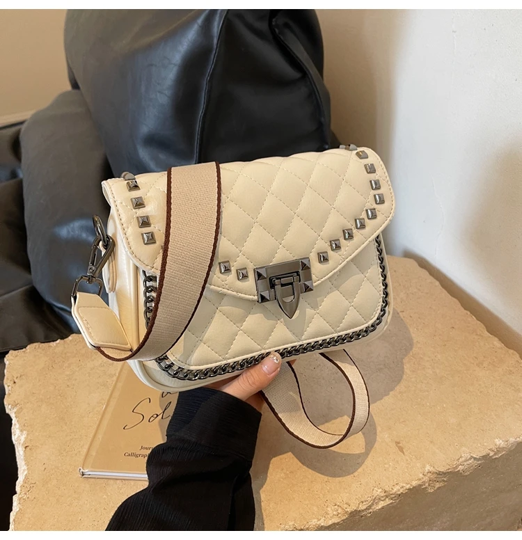 夏季上新菱格绣线新款时尚百搭小包包铆钉设计单肩包斜挎包