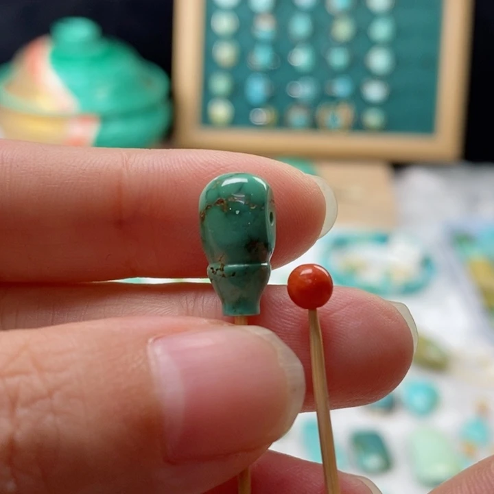 绿松石颈饰未镶嵌