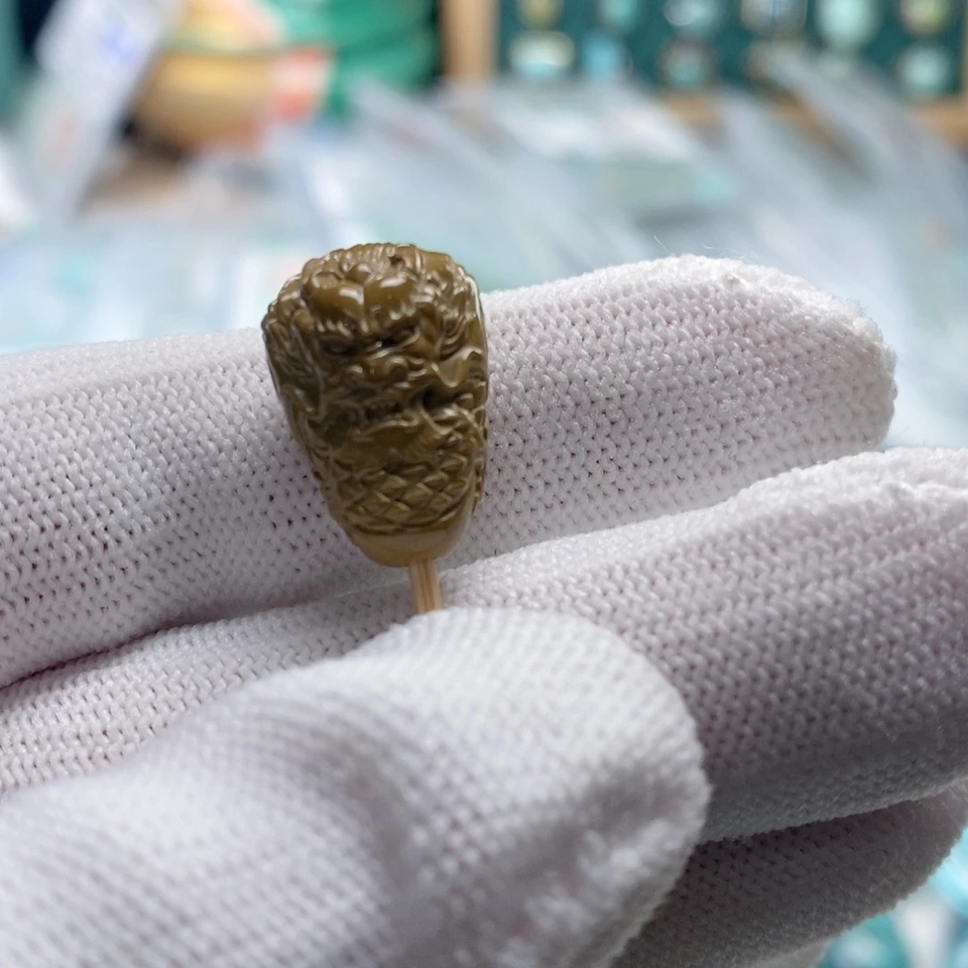 绿松石颈饰未镶嵌