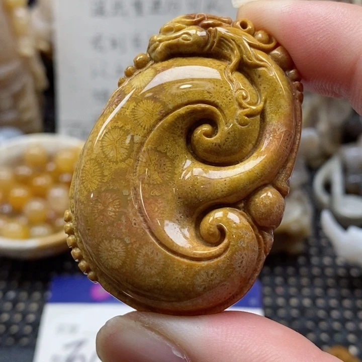硅化珊瑚（珊瑚玉）颈饰未镶嵌