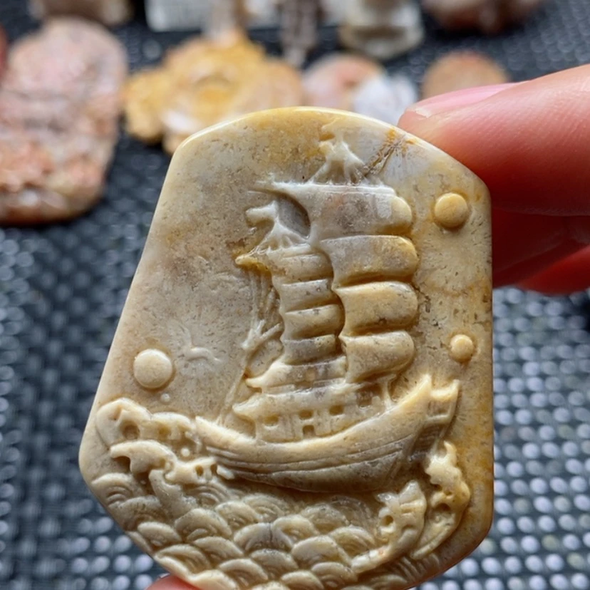 【闪购商品】硅化珊瑚（珊瑚玉）颈饰未镶嵌纹