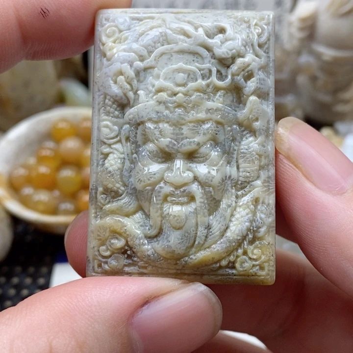 硅化珊瑚（珊瑚玉）颈饰未镶嵌
