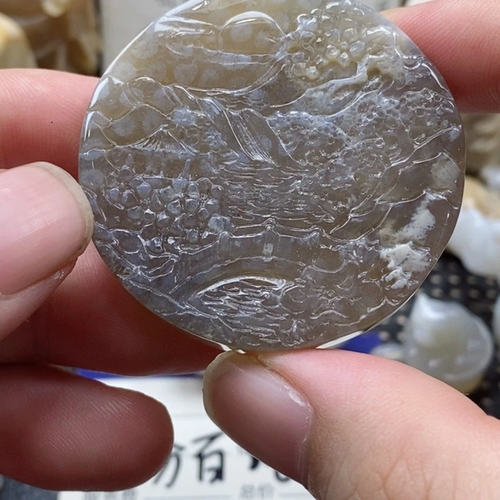 硅化珊瑚（珊瑚玉）颈饰未镶嵌
