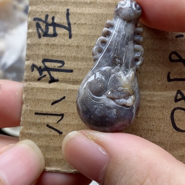 硅化珊瑚（珊瑚玉）颈饰未镶嵌