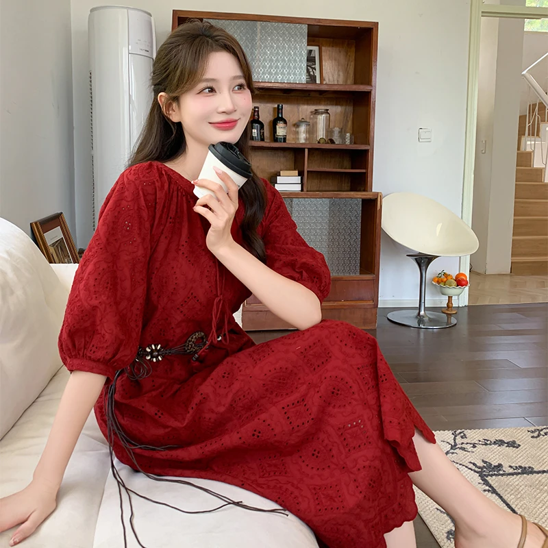 法式红色镂空连衣裙2025新款女夏季小众设计高级感气质显瘦长裙子