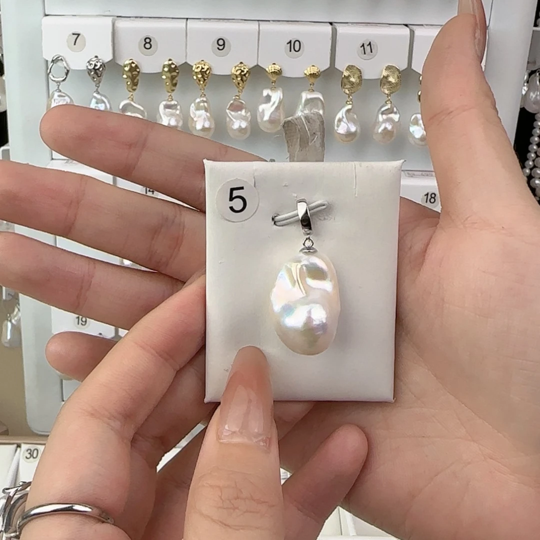 【闪购商品】淡水珍珠吊坠(赠链)银S925镶嵌源
