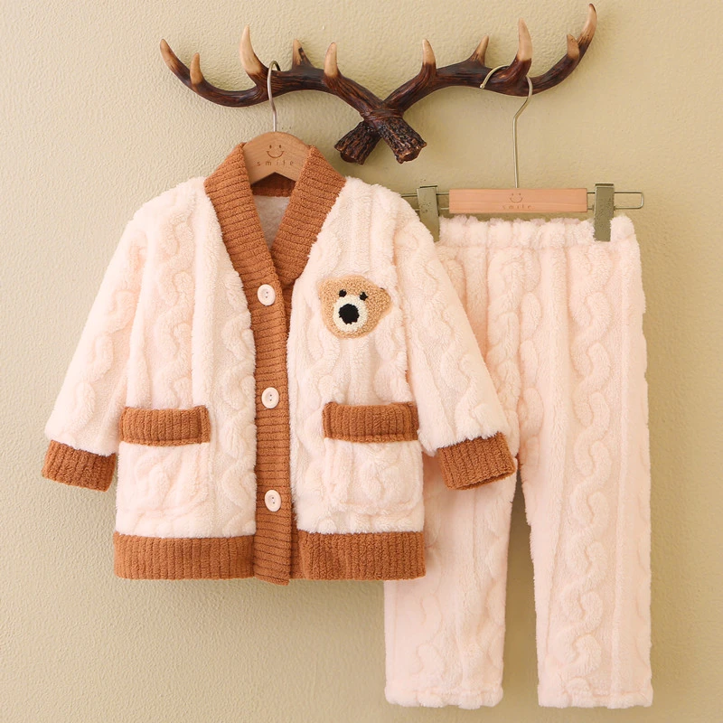 秋冬季儿童法兰绒睡衣宝宝小童加绒加厚家居服男童女童珊瑚绒套装