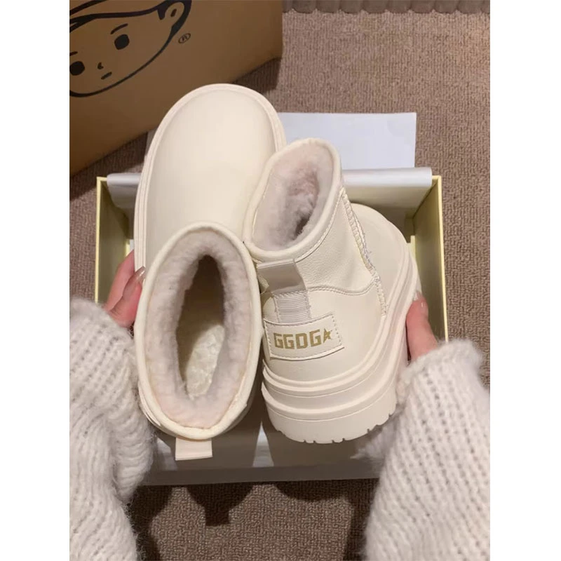 白色厚底雪地靴女2024冬季新款加绒加厚户外抗寒防水短靴子棉鞋