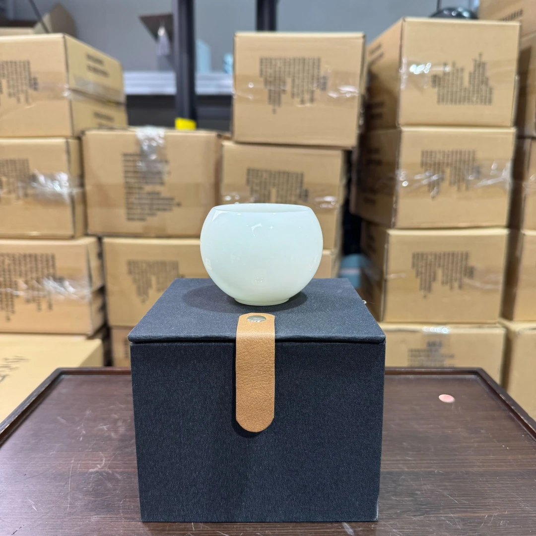 【闪购商品】白玉琉璃压手主人杯3810