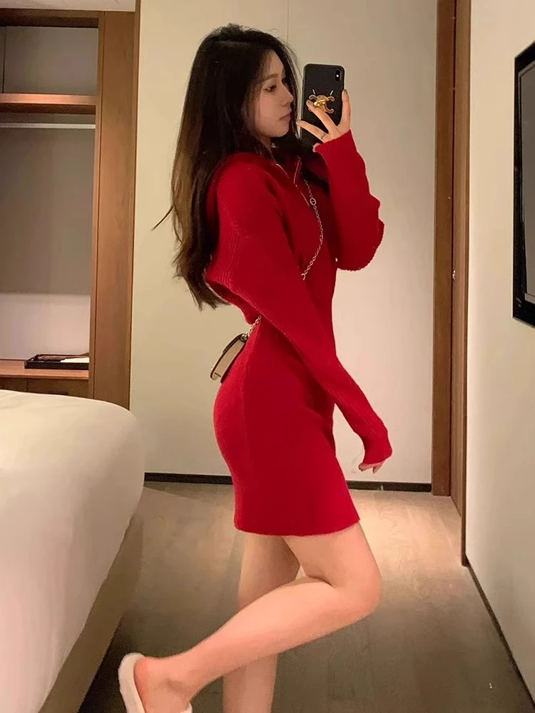秋冬女装搭配一整套龙年穿搭2024新年战袍小香风漂亮红色连衣裙子