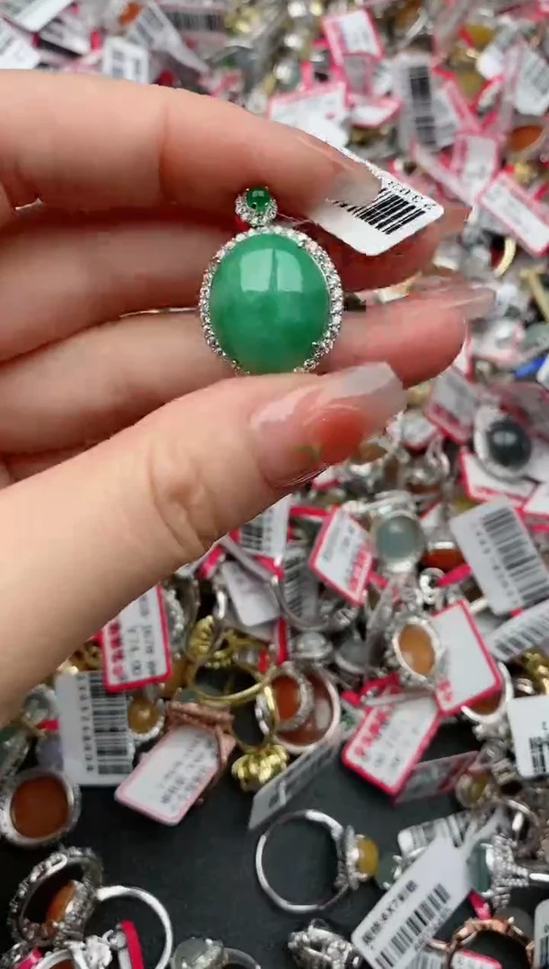 【闪购商品】翡翠颈饰银S925镶嵌666666  1