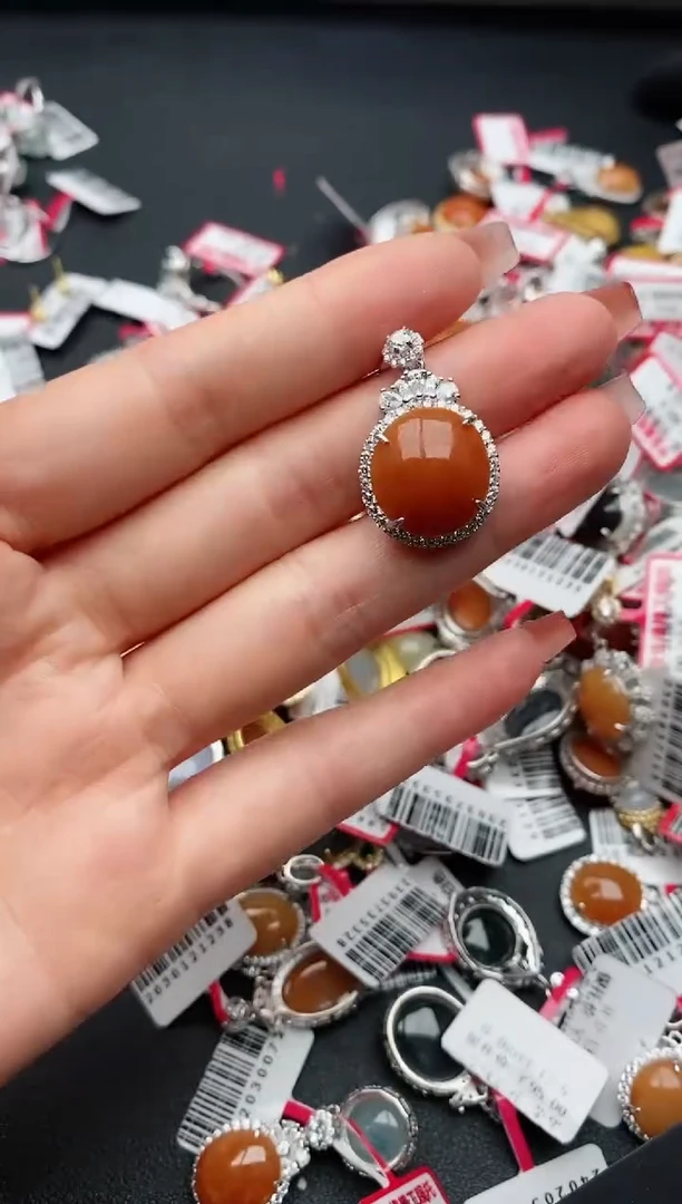 【闪购商品】翡翠颈饰银S925镶嵌666666  8