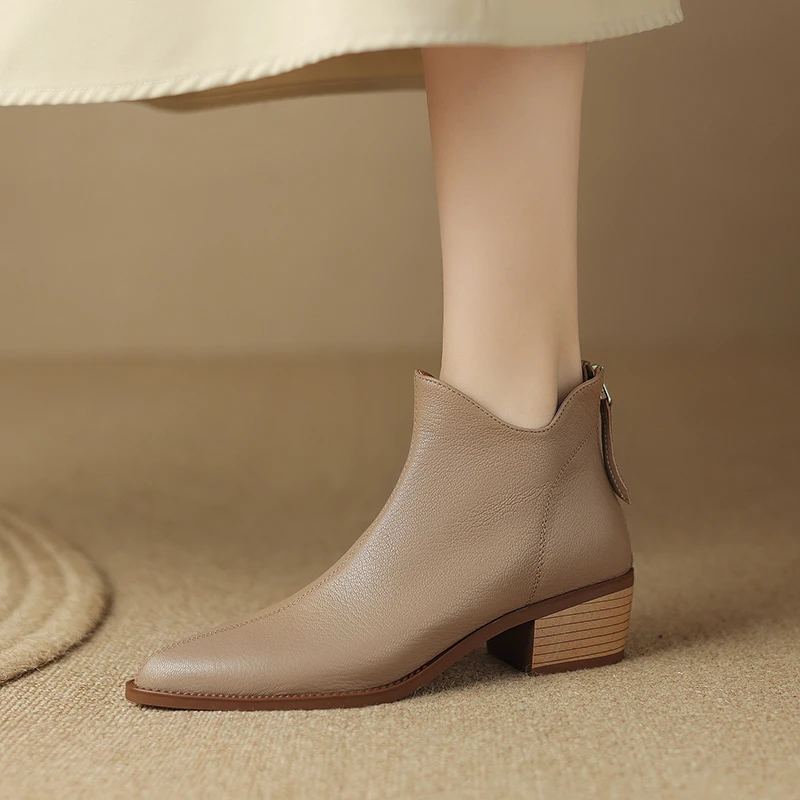 复古尖头粗跟短靴子女2024秋冬新款中跟软底软面舒适及裸靴女