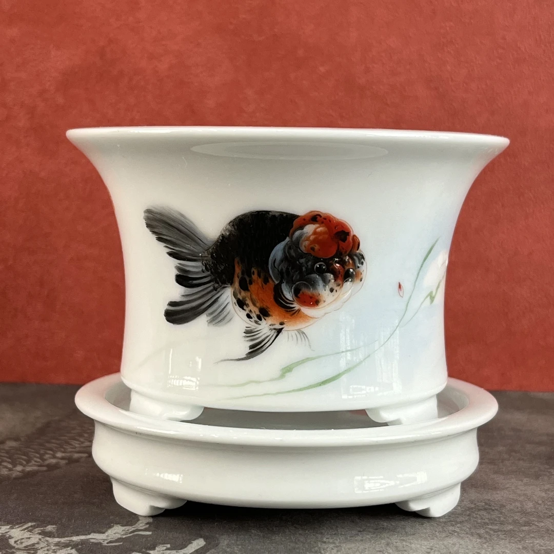 釉上珐琅彩金鱼陶瓷。内口8.7外口10.2内高5.5外高6.3