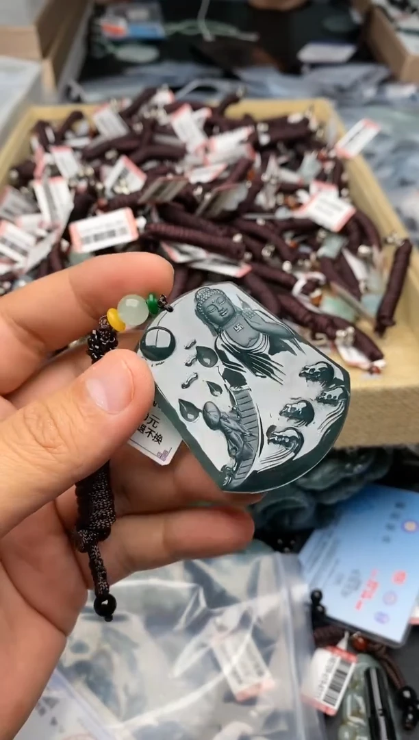【闪购商品】翡翠颈饰未镶嵌多人