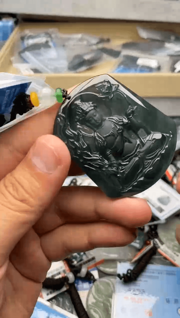 【闪购商品】翡翠颈饰未镶嵌多人