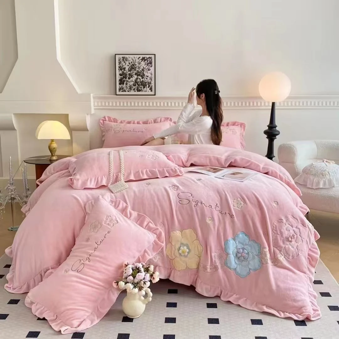 潘多拉-刺绣贴布绣A类牛奶绒四件套速暖被套床单防静电被罩