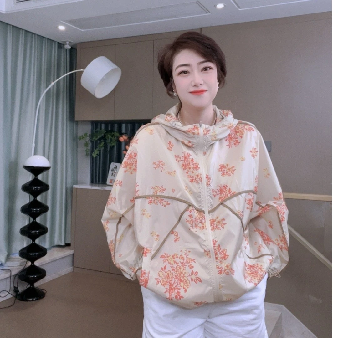 【U.M】短款连帽防晒衣印花夏季休闲时尚百搭女士薄款透气