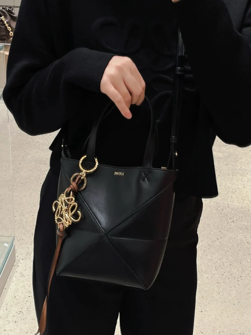 95新 LOEWE/罗意威 黑色全皮mini puzzle fold折叠包