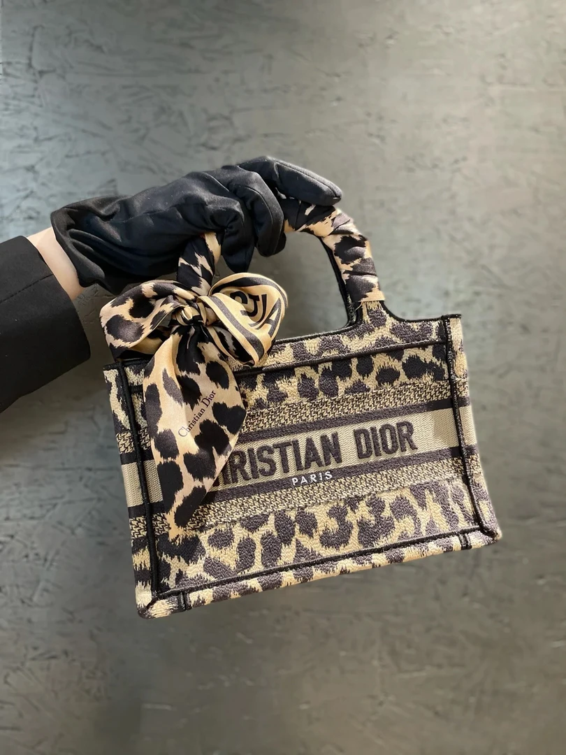95新 DIOR/迪奥 秋冬款豹纹Mini book tote手提包