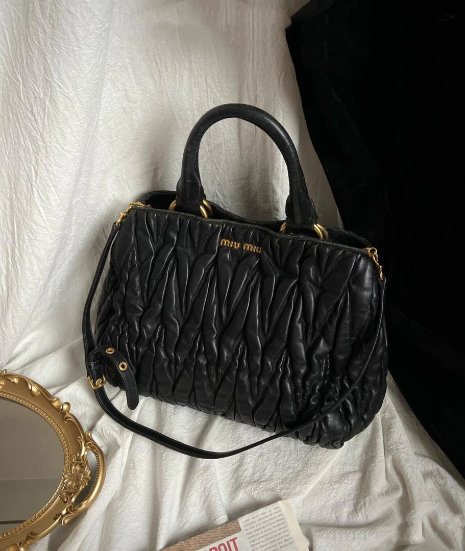 95新 MIU MIU/缪缪 黑色全皮褶皱菜篮子