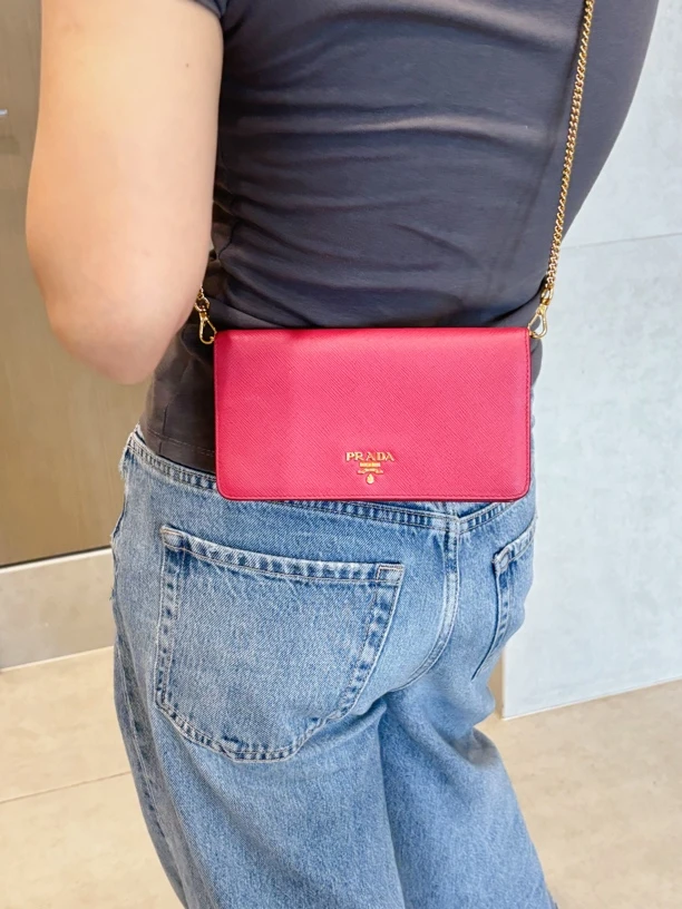 95新 Prada/普拉达 蜜桃粉斜挎链条包