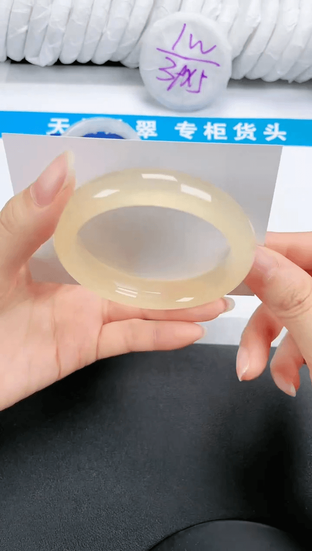 【闪购商品】石英质玉手镯未镶嵌122-57.1