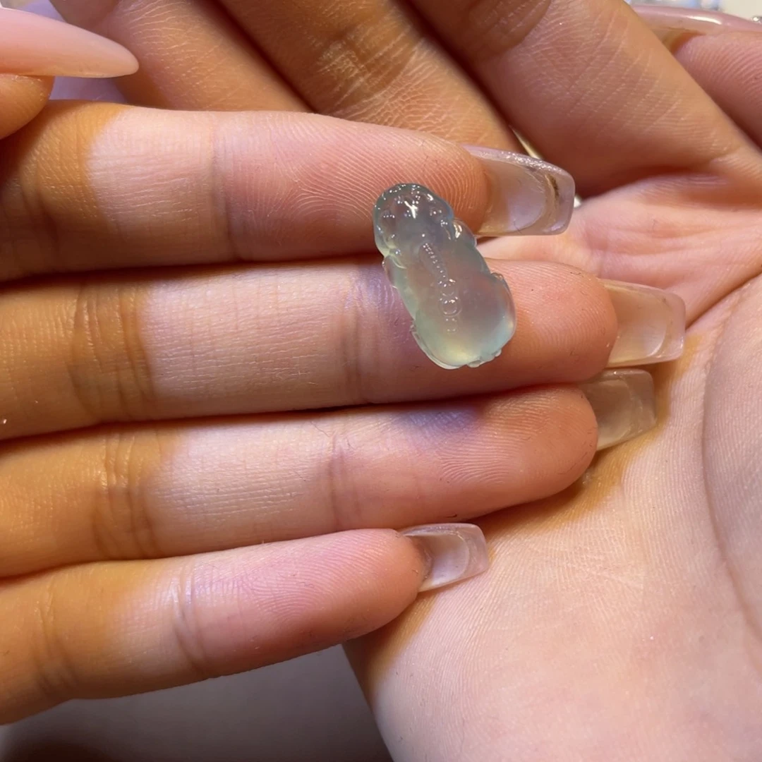 定制翡翠未镶嵌貔貅