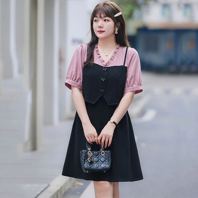 大码女装假两件V领拼接休闲连衣裙夏季新款短袖遮肚子显瘦小黑裙