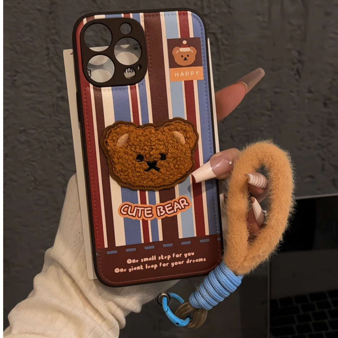 适用苹果iPhone16手机壳15肤感皮纹鼓包华为mate70条纹熊可爱个性