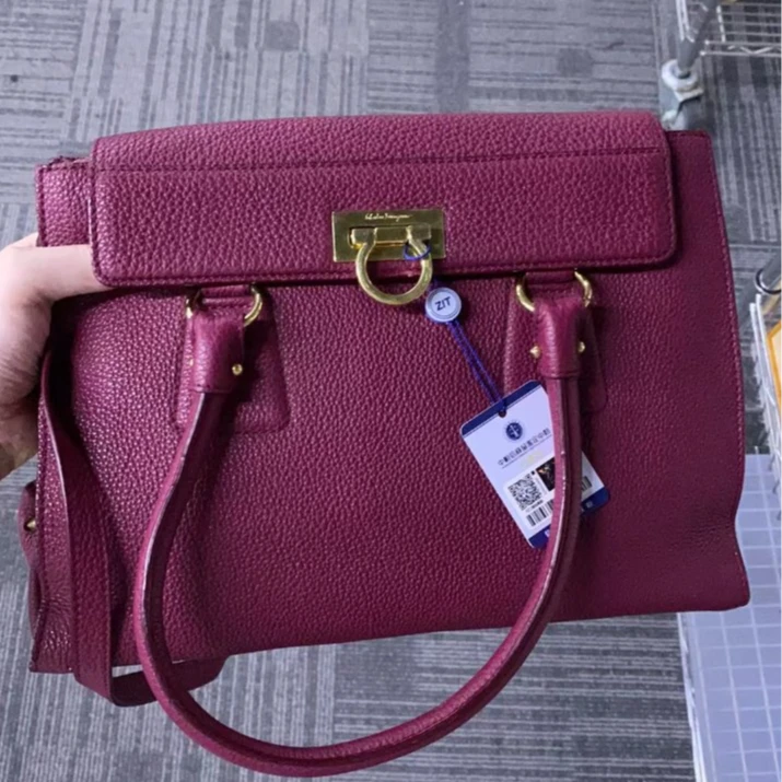 95新 FERRAGAMO/菲拉格慕 马蹄扣手提单肩包/BG22018345