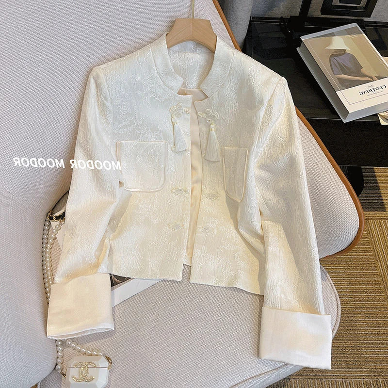 新中式国风改良版外套女春秋季高级设计感大码短款提花盘扣上衣潮