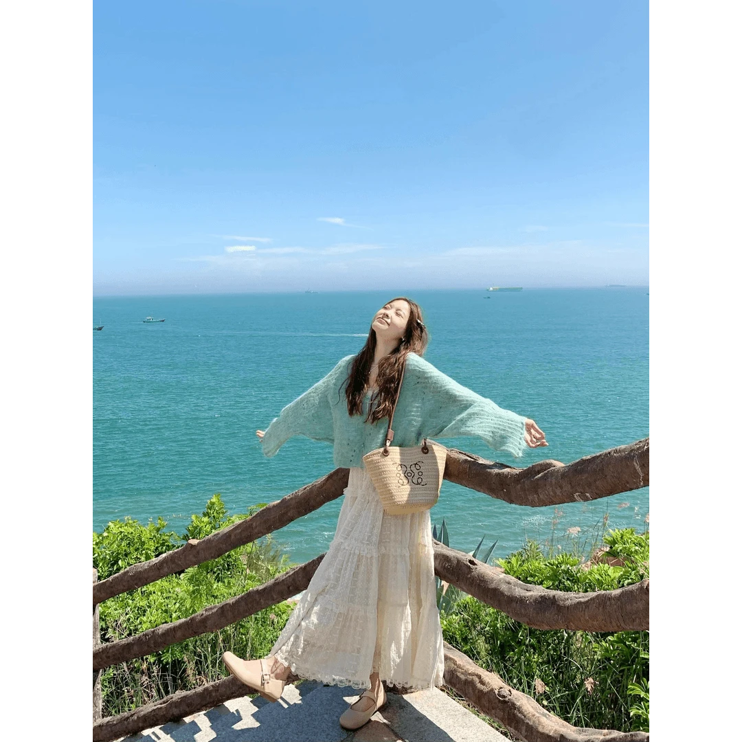 早秋温柔风穿搭一整套镂空针织开衫吊带上衣蕾丝半身裙气质两件套