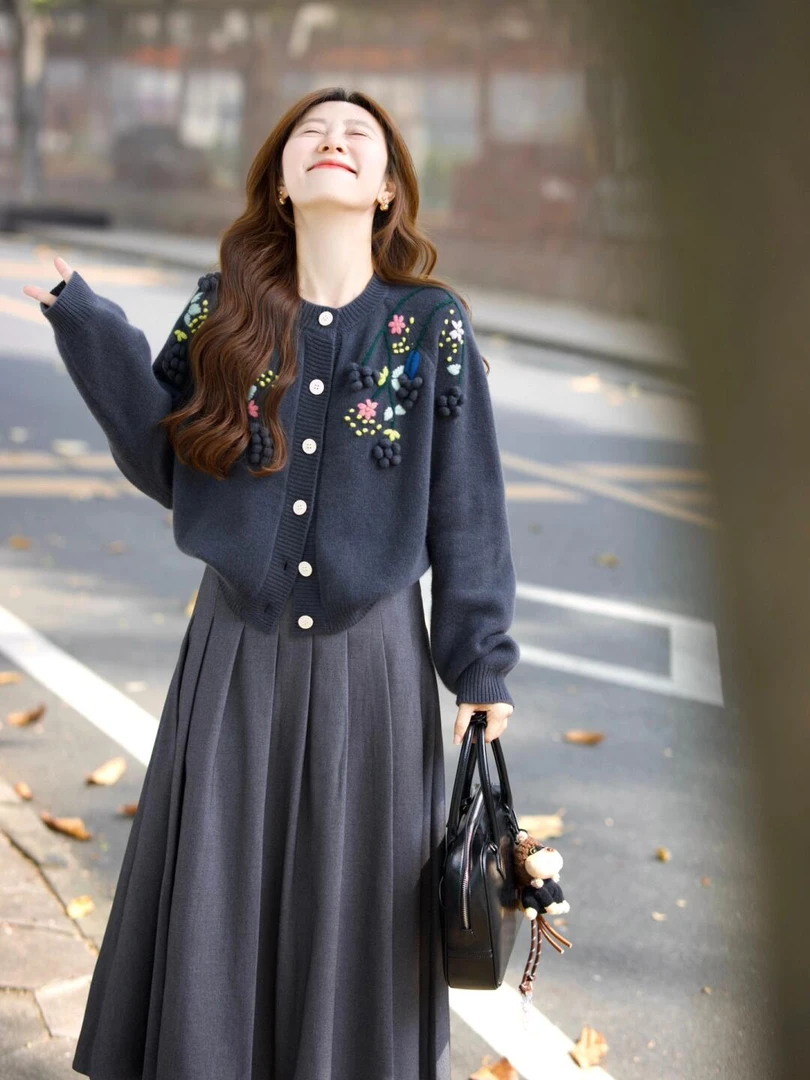 秋季一整套女温柔风穿搭重工花朵刺绣针织开衫显瘦半身裙两件套女