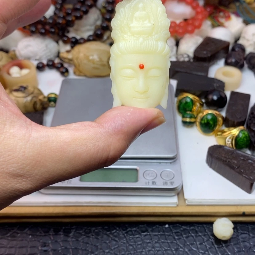 【闪购商品】011树脂制品